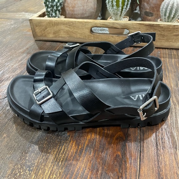 Mia Black Sandals - Picture 2 of 3